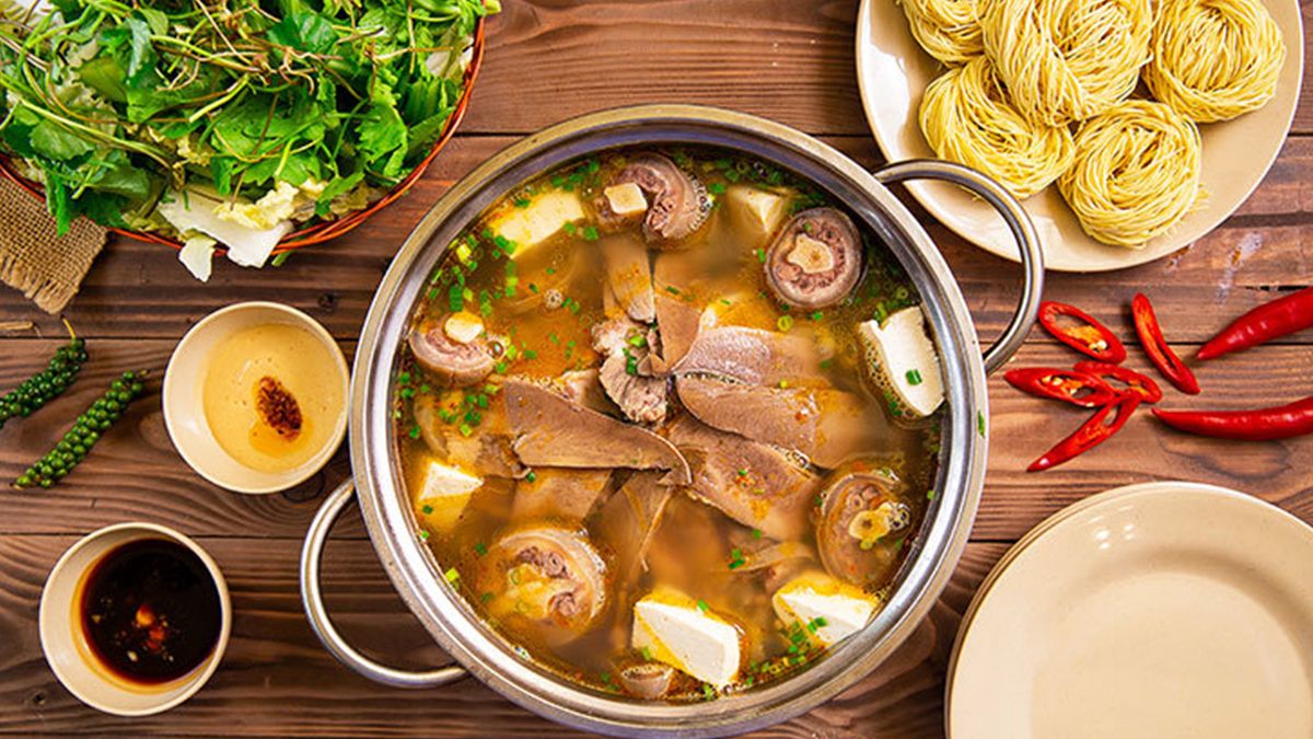 Tìm Hiểu Về Lẩu Bò – Món Ăn Đậm Đà Hương Vị Đà Nẵng