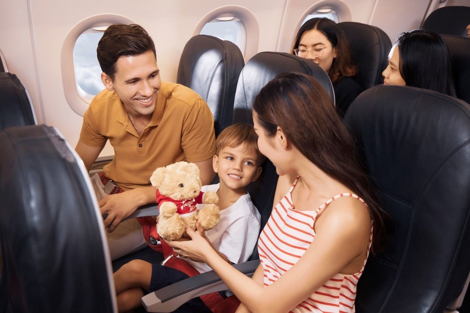 Cách Giải Trí Cho Trẻ Em Trong Suốt Chuyến Bay: Hướng Dẫn Chi Tiết Cùng Vietjet Giá Rẻ