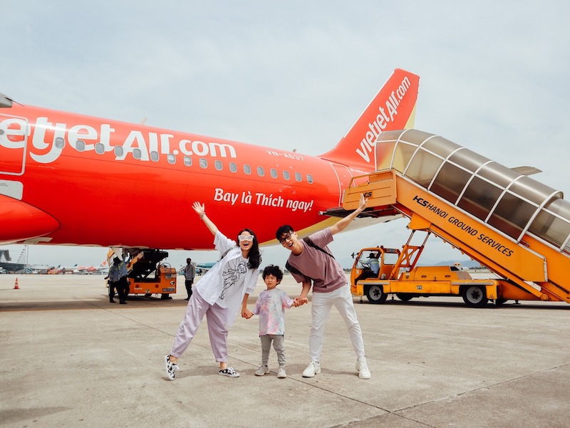 Cách Giải Trí Cho Trẻ Em Trong Suốt Chuyến Bay: Hướng Dẫn Chi Tiết Cùng Vietjet Giá Rẻ