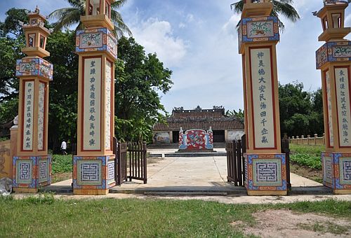 Hành Trình Khám Phá Đình Làng Bồ Bản: Vẻ Đẹp Văn Hóa Giữa Lòng Đà Nẵng