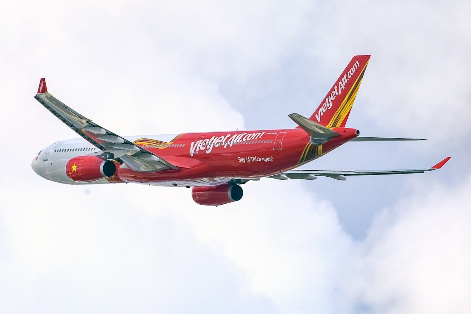 Hướng dẫn sử dụng dịch vụ sân bay quốc tế: Những điều cần biết khi bay cùng Vietjet giá rẻ
