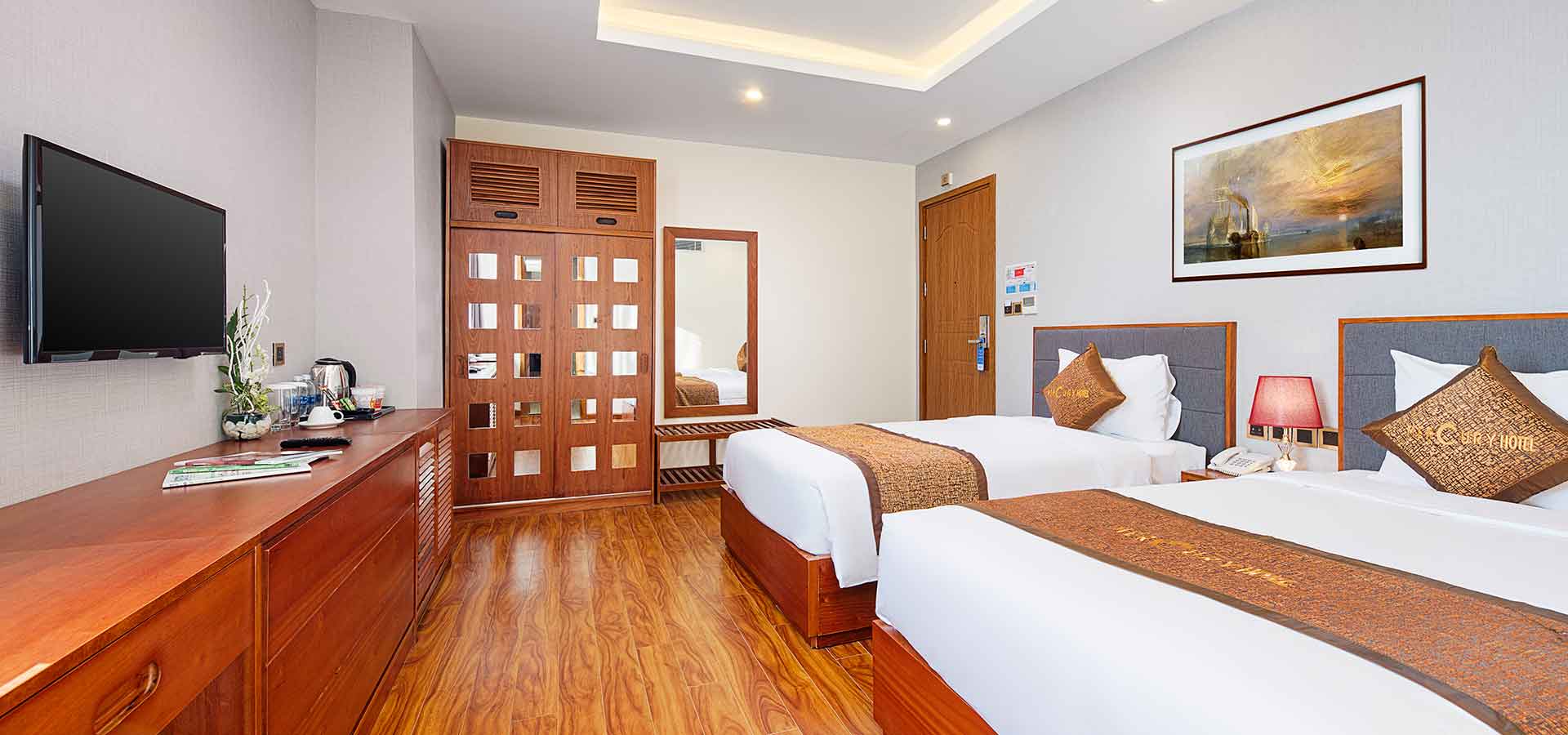 Khách Sạn Gần Làng Bích Họa Đà Nẵng: Top 10 Lựa Chọn Tuyệt Vời
