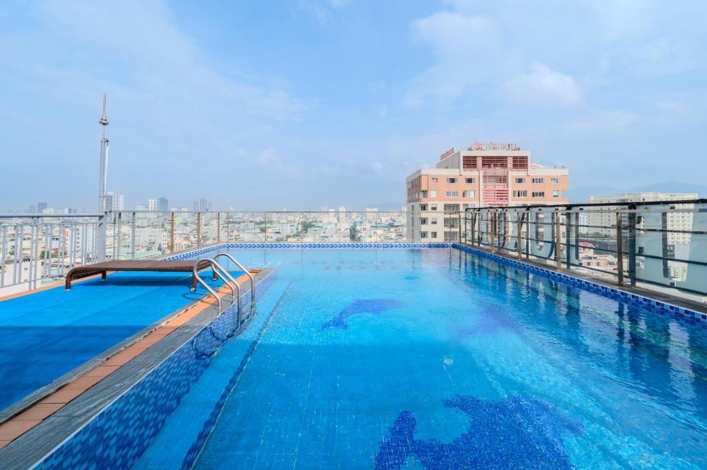 Khách Sạn Gần Trường Đại Học Kinh Tế Đà Nẵng: Lựa Chọn Tuyệt Vời Cho Chuyến Đi Của Bạn