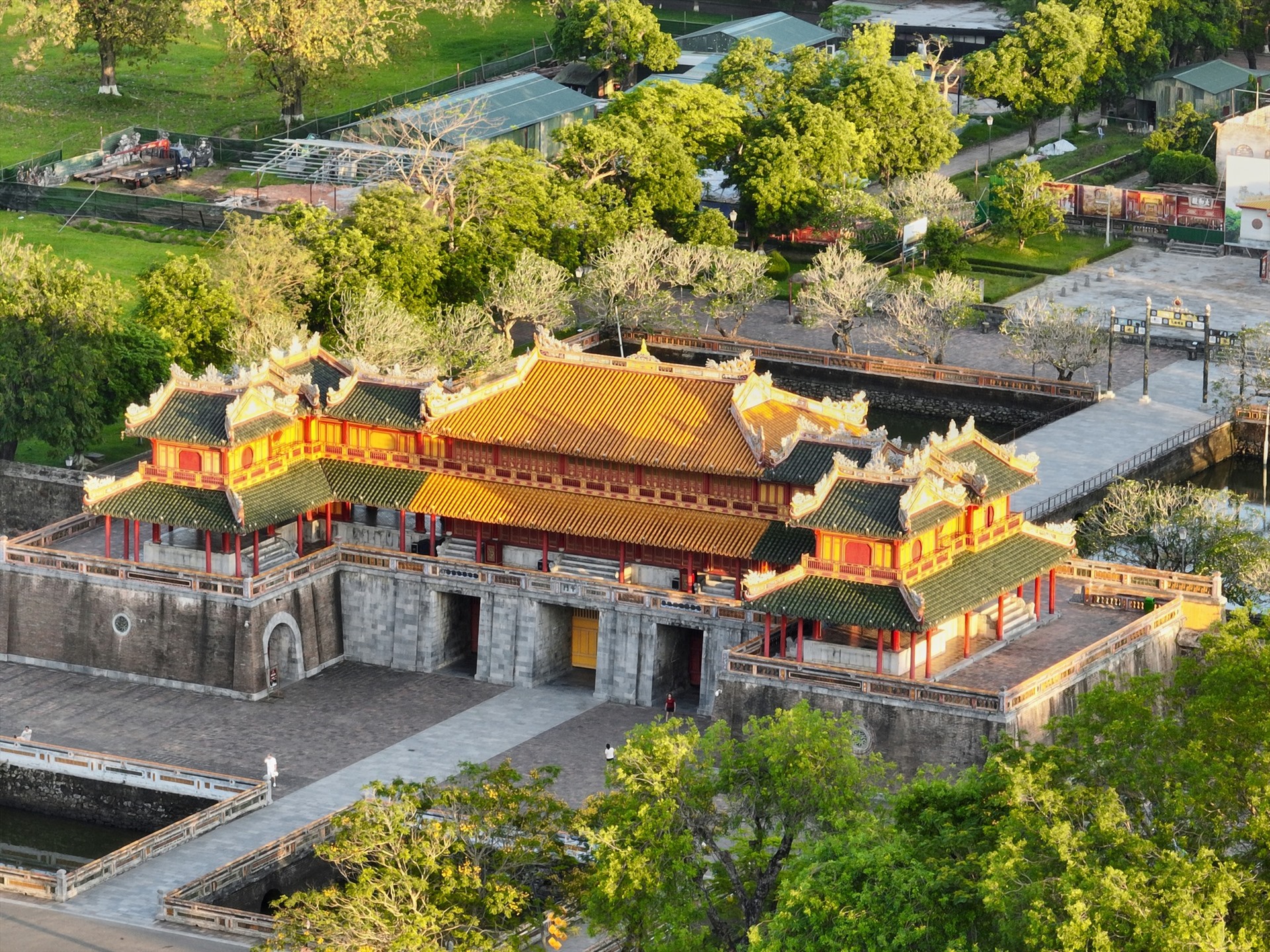 Khám Phá Một Cố Đô Huế Dịu Dàng Trầm Mặc Cùng VietJet