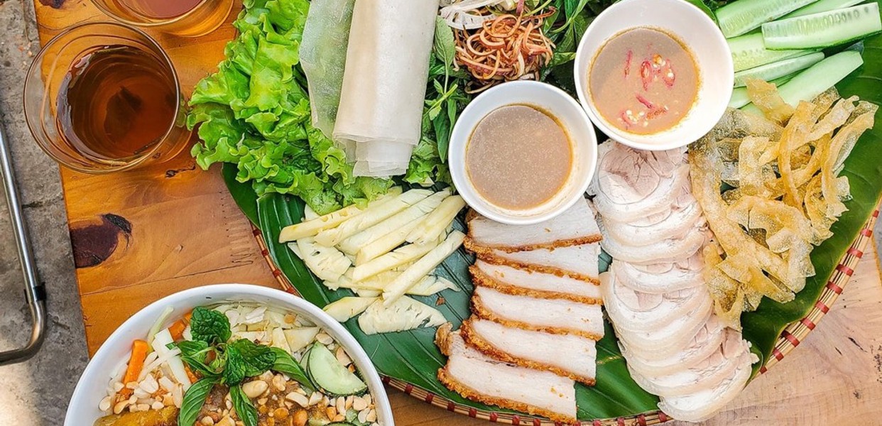 Thưởng Thức Bánh Tráng Cuốn Thịt Heo Đà Nẵng Chuẩn Vị – Cùng Vietjet Khám Phá