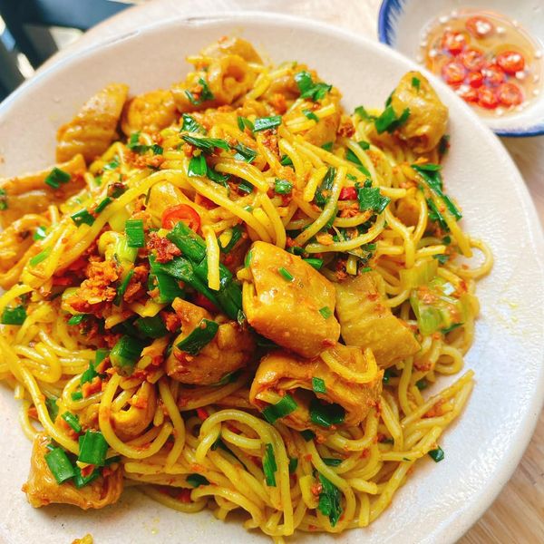 Thưởng Thức Hương Vị &#8220;Bún Lòng Xào Nghệ&#8221; Chuẩn Đà Nẵng Cùng Vietjet Giá Rẻ