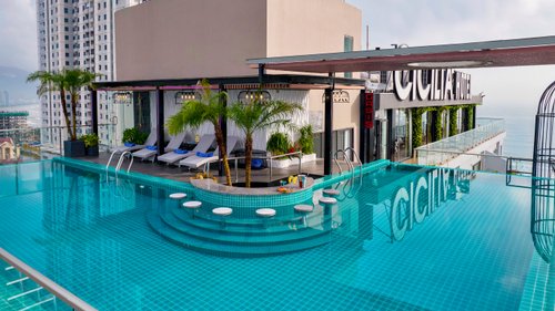 Trải Nghiệm Di Sản Lịch Sử Đặc Sắc Tại Mộ Ông Ích Khiêm – Khám Phá Cùng Vietjet giá rẻ
