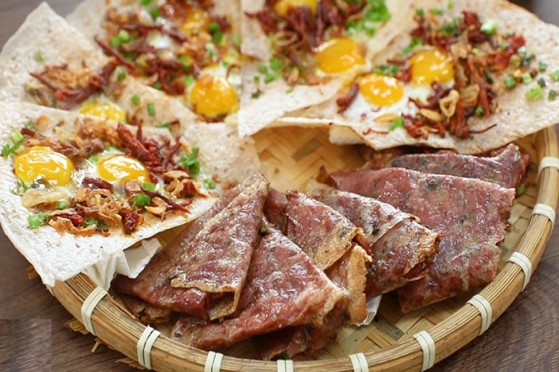 Trải Nghiệm Vị Ngon Đà Thành: Bánh Tráng Kẹp Đậm Đà Phong Vị Đà Nẵng