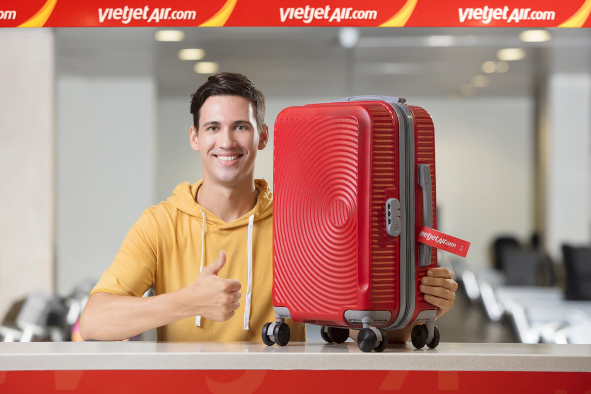 Vali Xách Tay Lên Máy Bay Size Bao Nhiêu? Tìm Hiểu Quy Định Của Vietjet Giá Rẻ