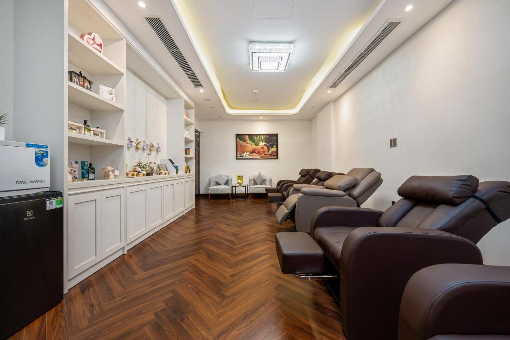 Florence Hotel: Nơi Bắt Đầu Chuyến Phiêu Lưu Chất Lừ Đến Quảng Ninh