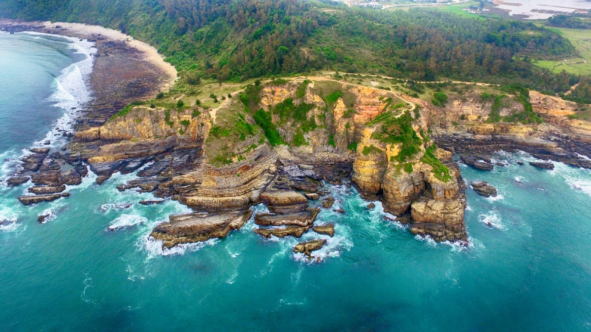 Khách sạn Iris: “Đặt Chân Quảng Ninh – Bật Mode Trải Nghiệm Chất Xịn”