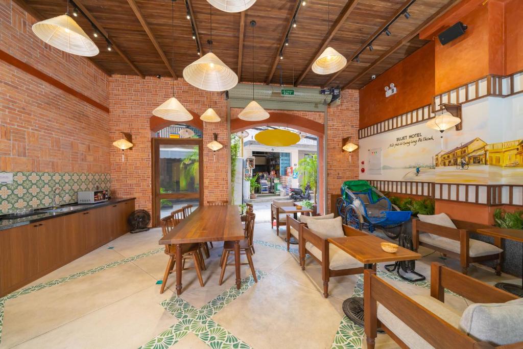 Sujet Hotel Da Nang: Cảm Hứng GenZ Cho Hành Trình Du Lịch Quảng Ninh Đỉnh Cao