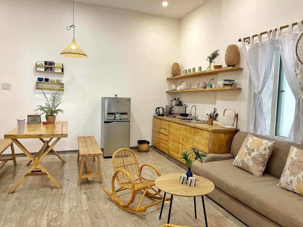 Vevy House Downtown: “Bung xõa” mùa hè Quảng Ninh chất như nước cất