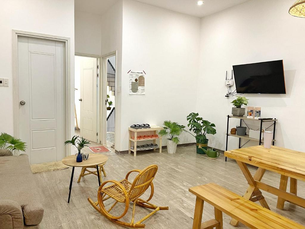 Vevy House Downtown: “Bung xõa” mùa hè Quảng Ninh chất như nước cất