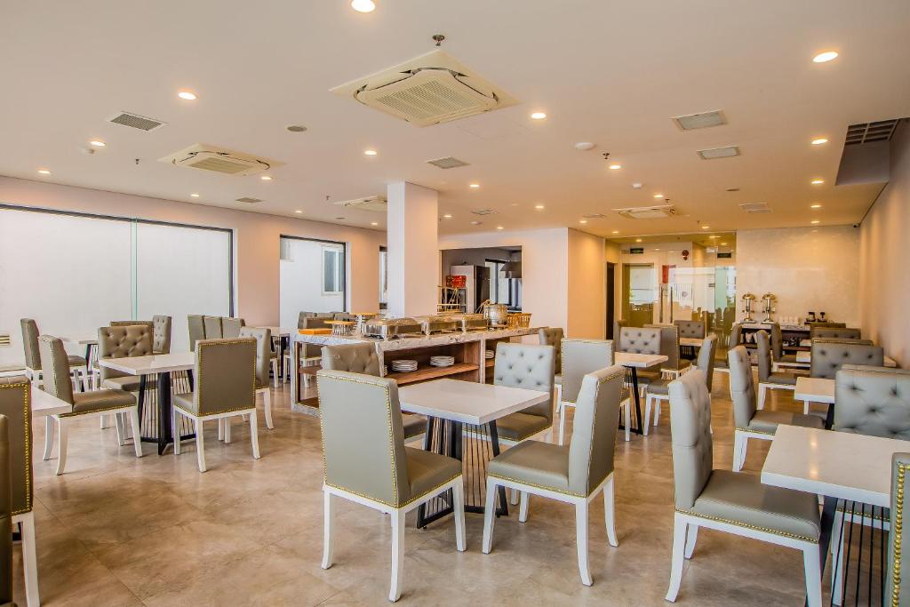 Sea Light Hotel: Điểm Dừng Chân Lý Tưởng Ngay Trung Tâm Đà Nẵng